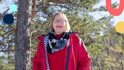 Oman metsän keskellä elävä Aarre-lehden Mari Ikonen – skumppa ja seurapiirit vaihtuivat sahaan ja metsästyskorttiin