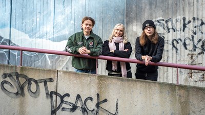 Mitä mieltä Haaga-Helia ammattikorkeakoulun toimittajaopiskelijat ovat tämän päivän journalismista ja mikä heitä toimittajan työssä eniten kiinnostaa? Opiskelijat Jaakko Servo, Henni Rantamäki ja Kasper Piippo kertovat.

