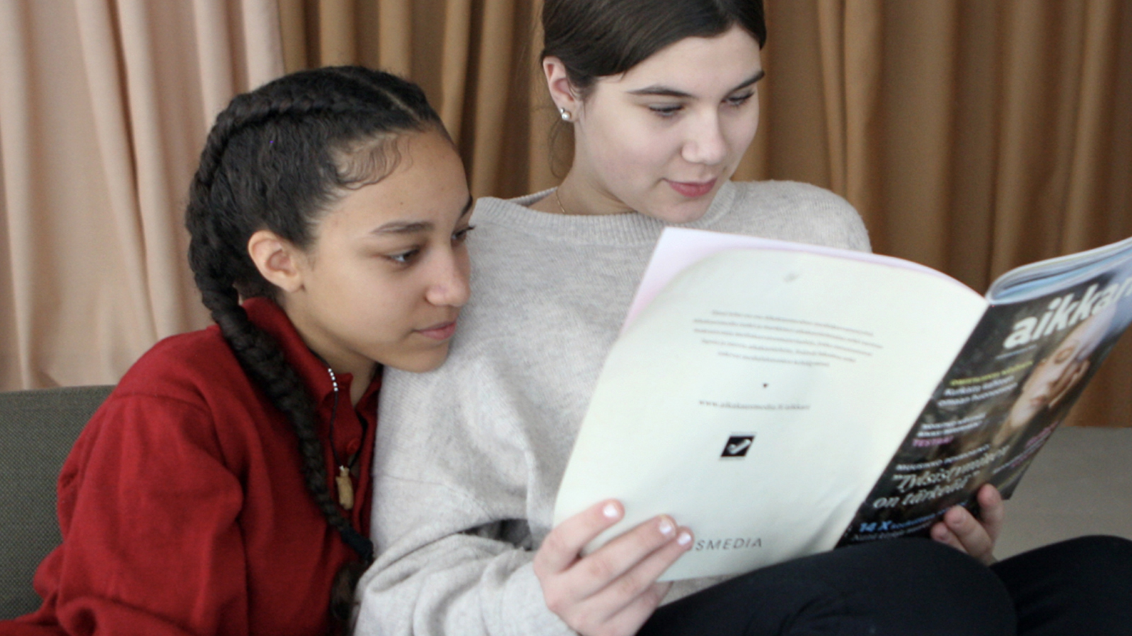 70-sivuinen Aikkari sisältää juttuja nuorista ja nuorille tarjoten vertaistukea, oivalluksia ja lukunautintoa. Tilaa lehti oppilaillesi 20.2. mennessä!