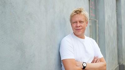 ”Nämä säännöt ovat niin huonot, että ilman sääntöjä olisi parempi” – tekoälyn itsesääntelyprojekti suututti luovan alan