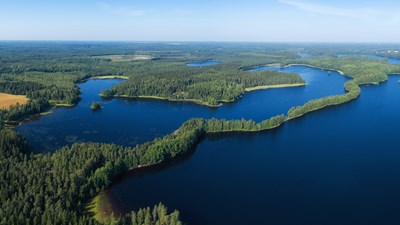 Aikakauslehtinimikkeiden määrä Suomessa