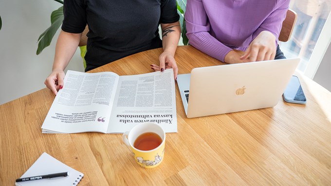 Faktantarkistus on laatujournalismin edellytys – mitä siitä pitää tietää juuri nyt?